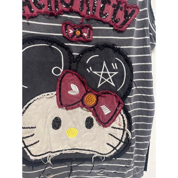 Hello Kitty Korean Mineral Wash Embroidery Sequence Sleevless Long Stripe Shirt - Picture 3 of 3